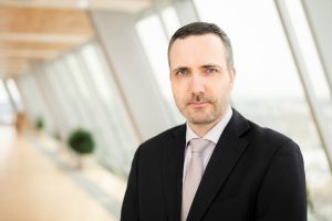 Zvērināts advokāts Māris Bertmanis